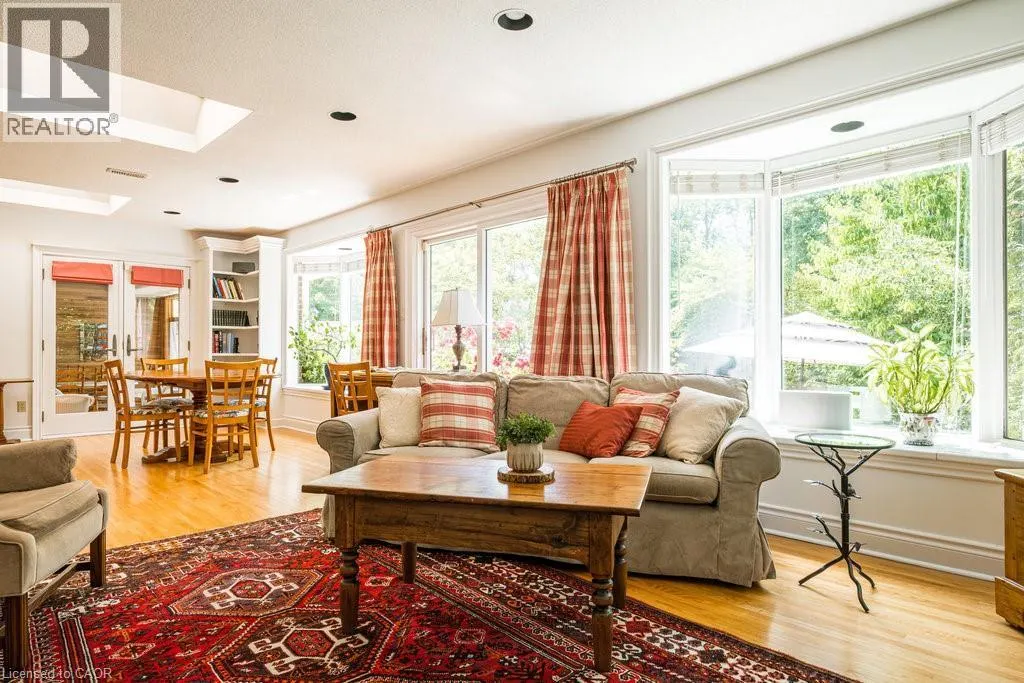 38 JERSEYVILLE Road W