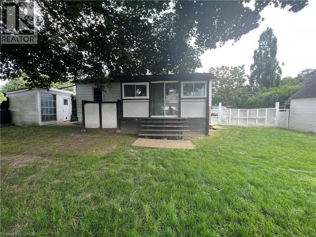8 MCDONALD Avenue