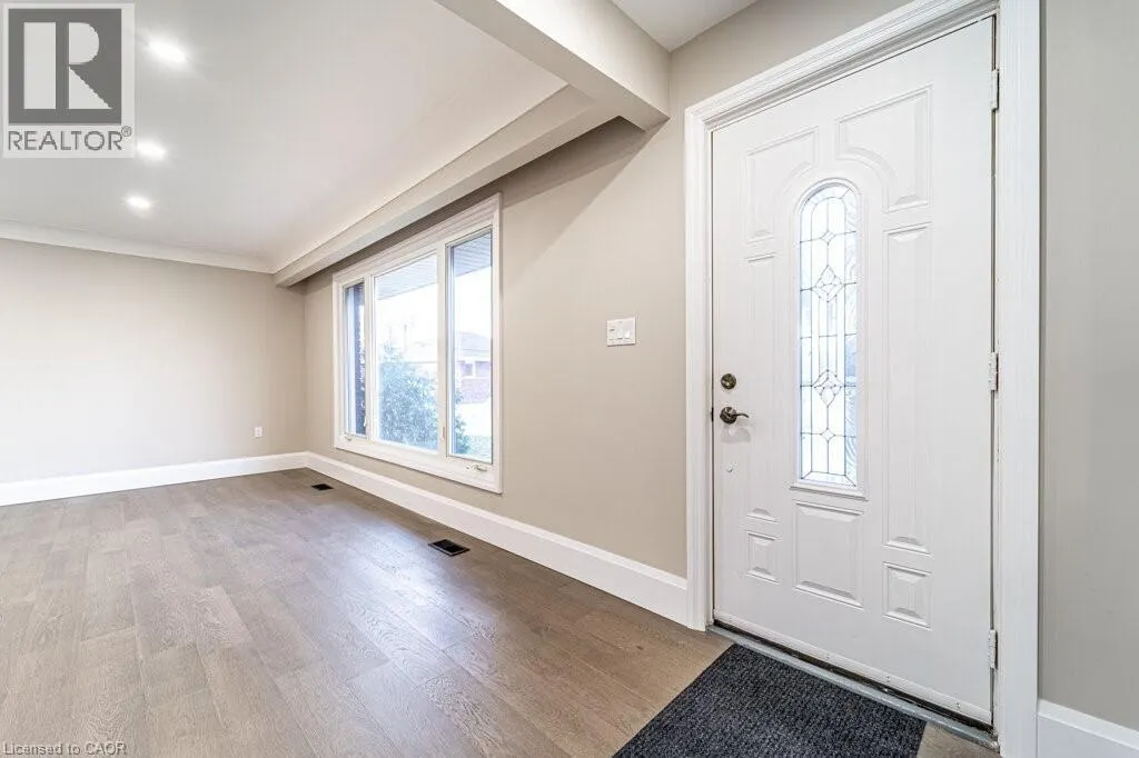 46 CLOKE Court Unit# Upper, #Upper