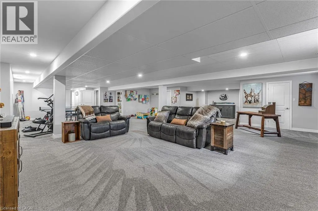 3 SILVERTHORNE Court