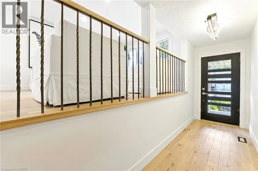 40 HIGHVIEW Drive