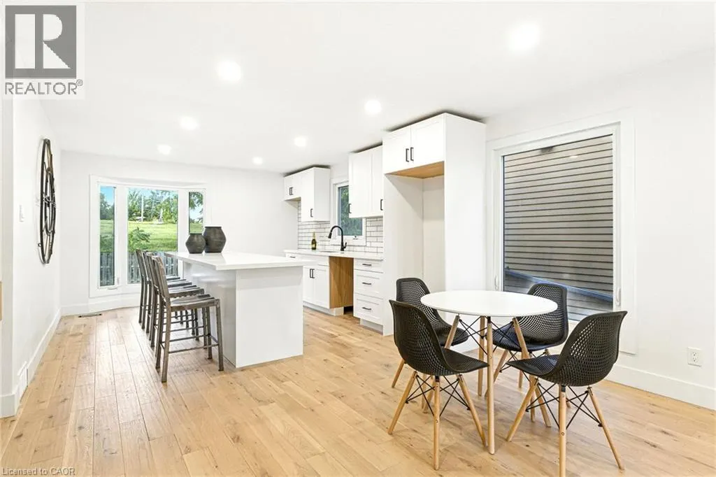 40 HIGHVIEW Drive