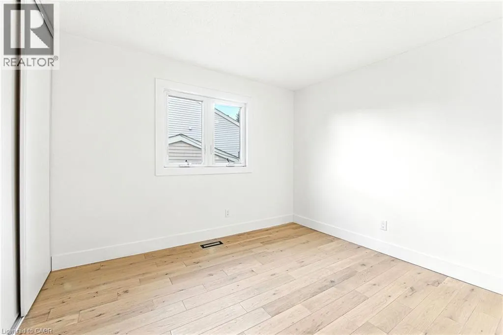 40 HIGHVIEW Drive