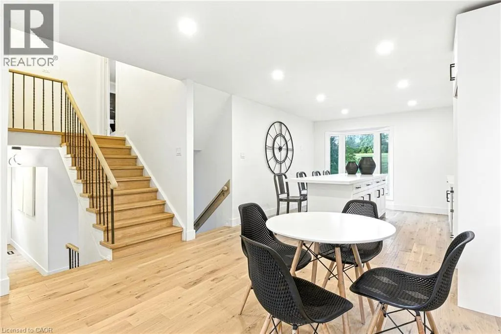 40 HIGHVIEW Drive