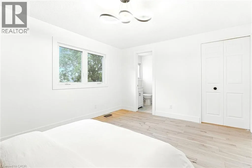 40 HIGHVIEW Drive