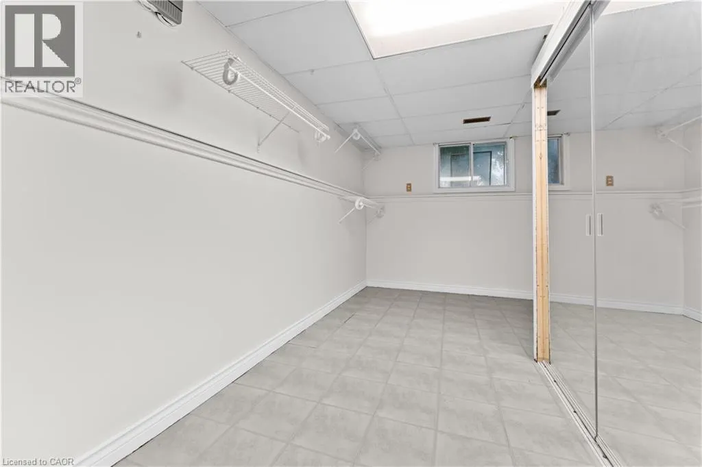 121 TOLLGATE Road