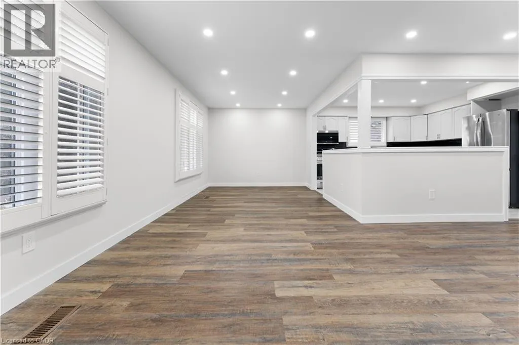 121 TOLLGATE Road