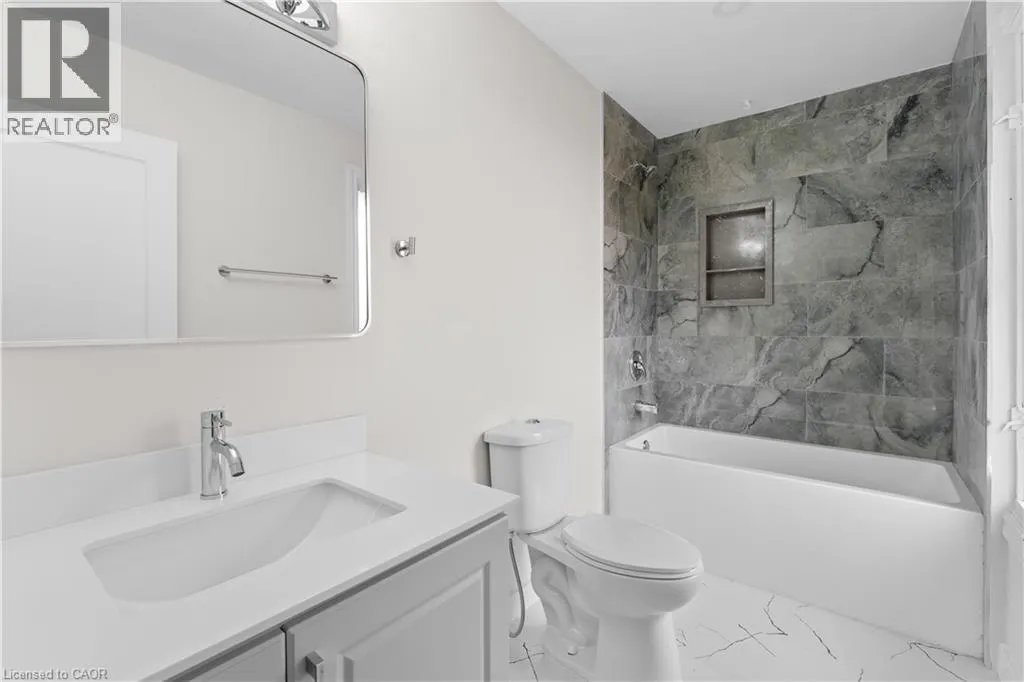 121 TOLLGATE Road