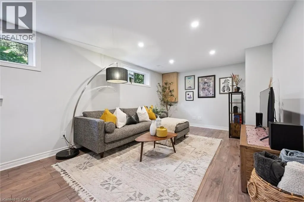 89 MAYFIELD Avenue