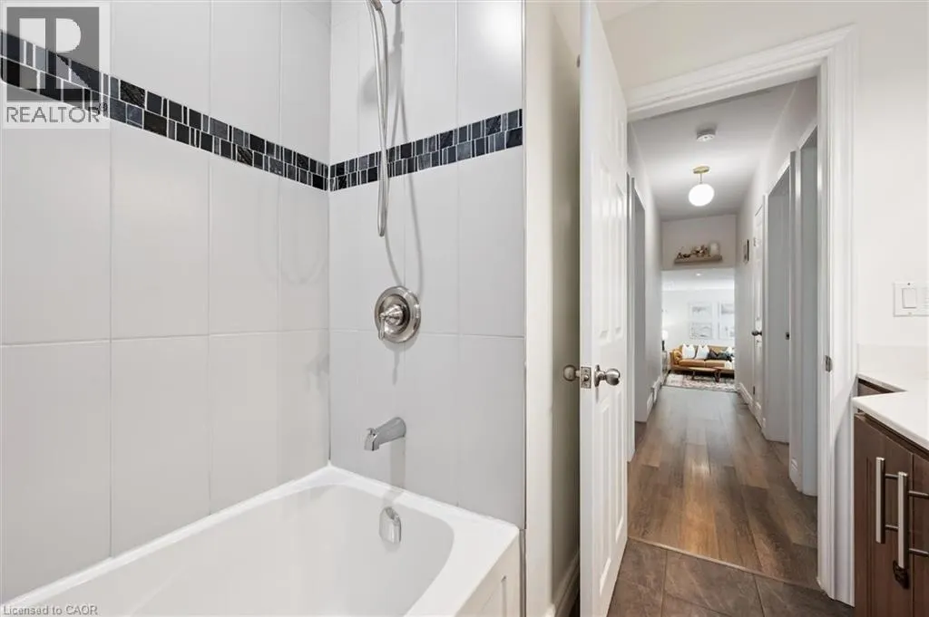 89 MAYFIELD Avenue