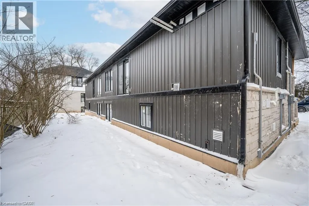 18 HINCKS Street Unit# B, #B