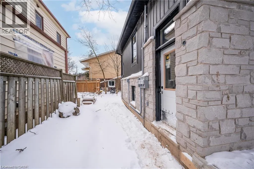 18 HINCKS Street Unit# B, #B