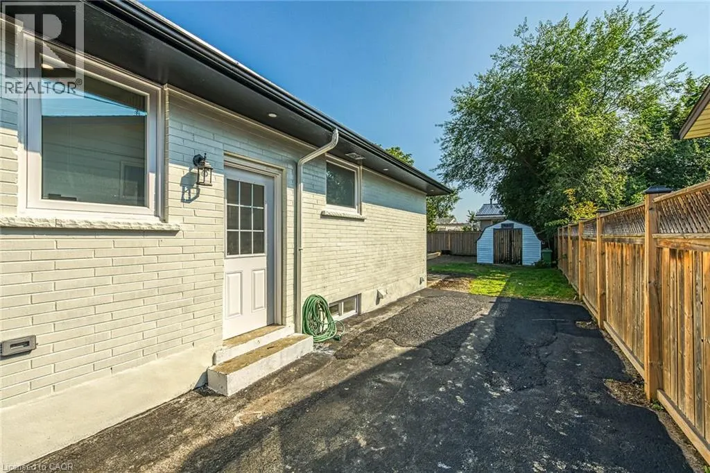 4 LILACSIDE Drive