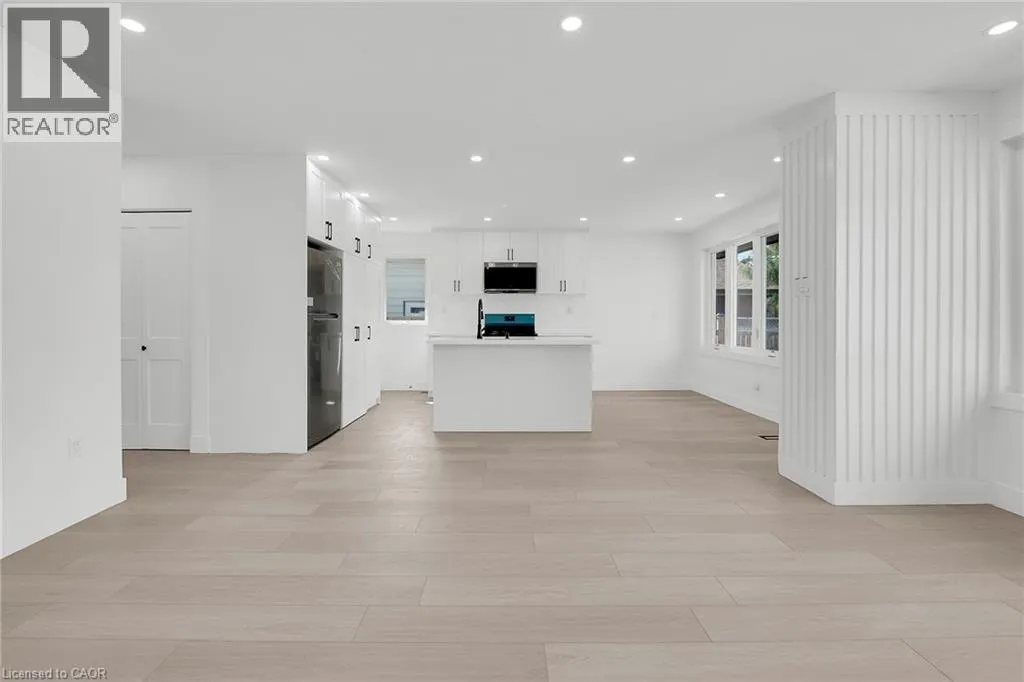 4 LILACSIDE Drive