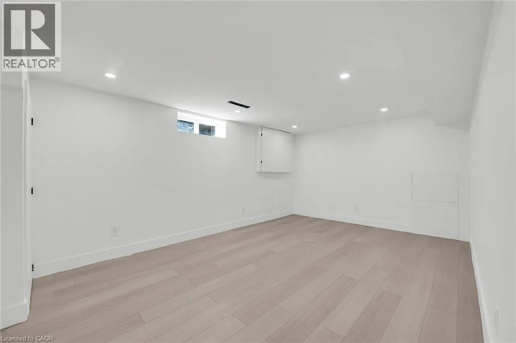 4 LILACSIDE Drive