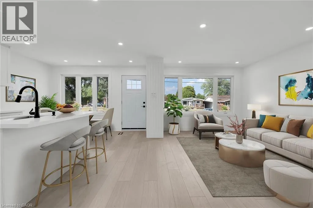 4 LILACSIDE Drive