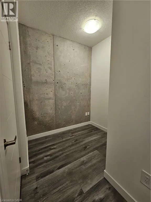 1434 HIGHLAND Road W Unit# 107, #107