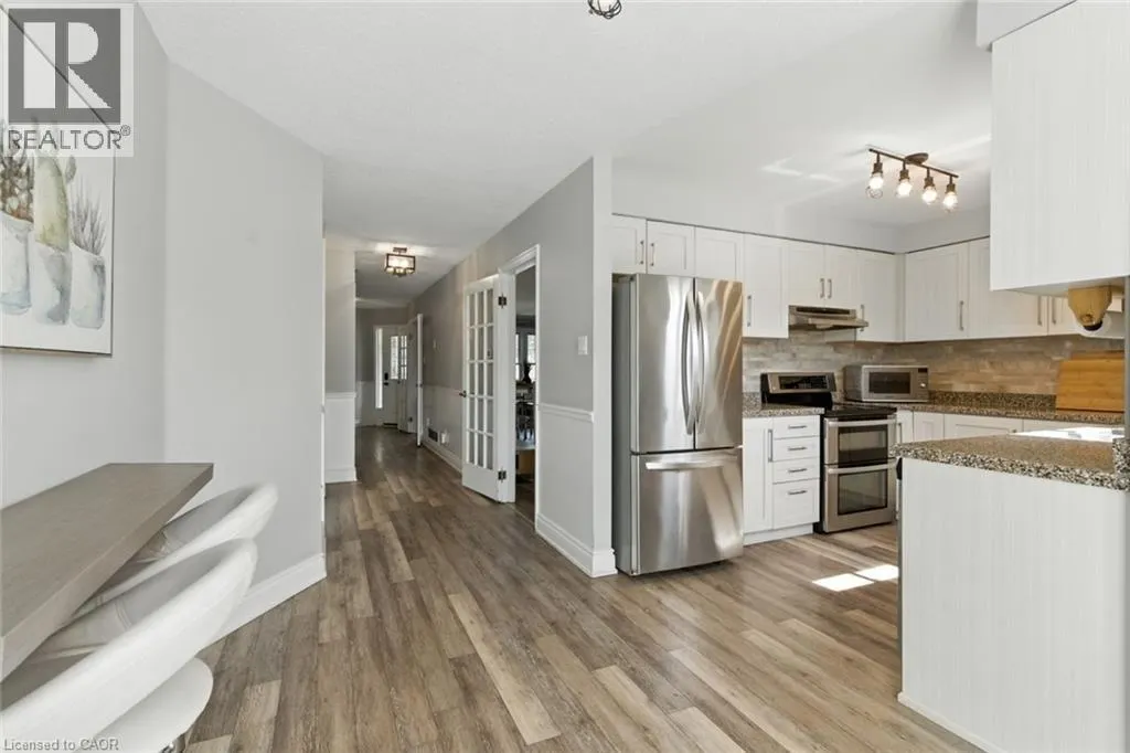 580 DEERHURST Drive