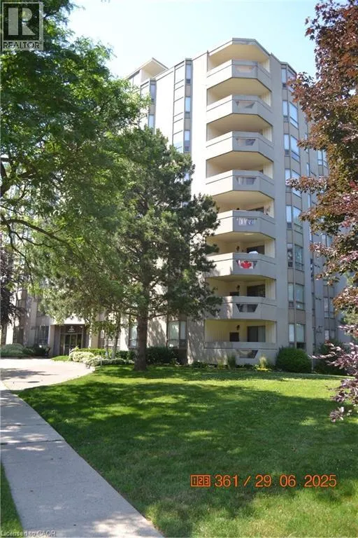 8 VILLAGE GREEN Boulevard Unit# 811, #811