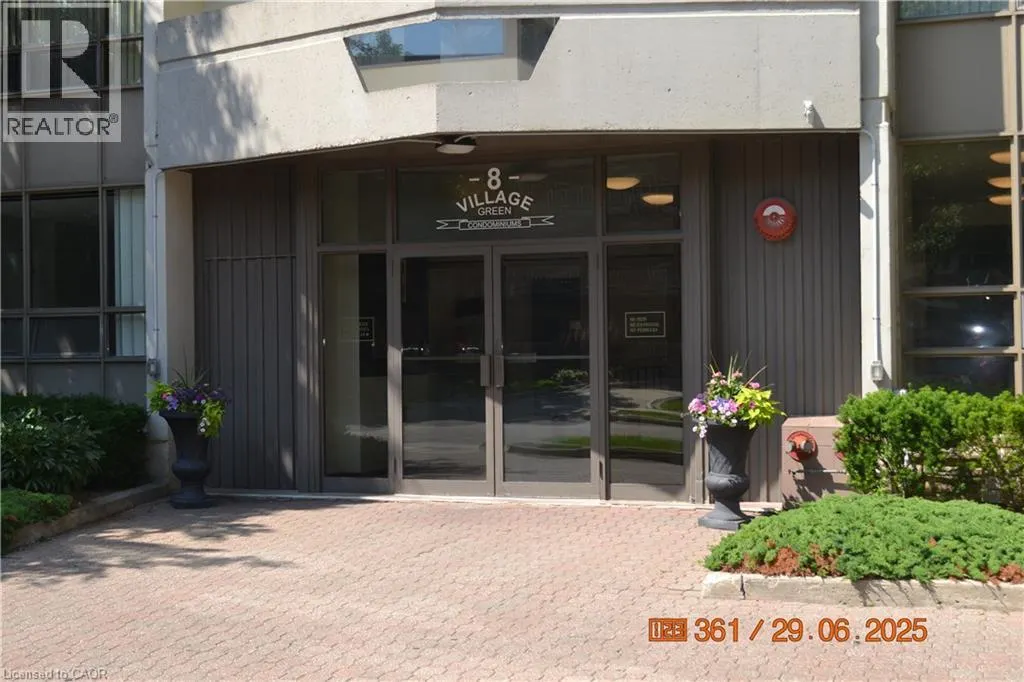 8 VILLAGE GREEN Boulevard Unit# 811, #811