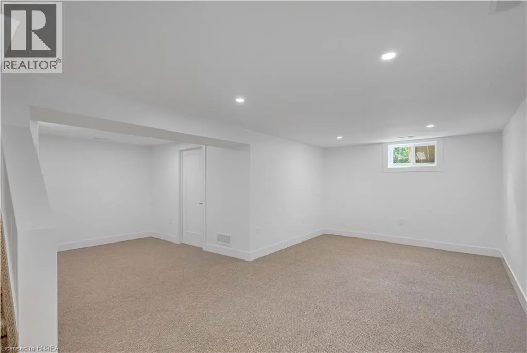 34 OAKHILL Drive Unit# 20B, #20B