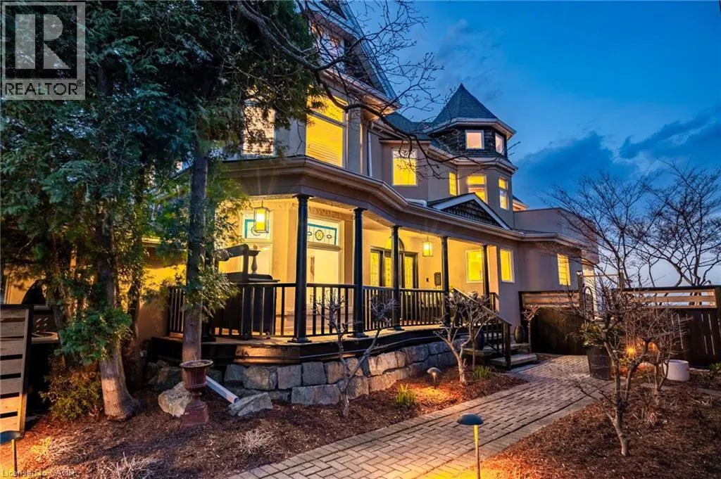 91 MOUNTAIN PARK Avenue