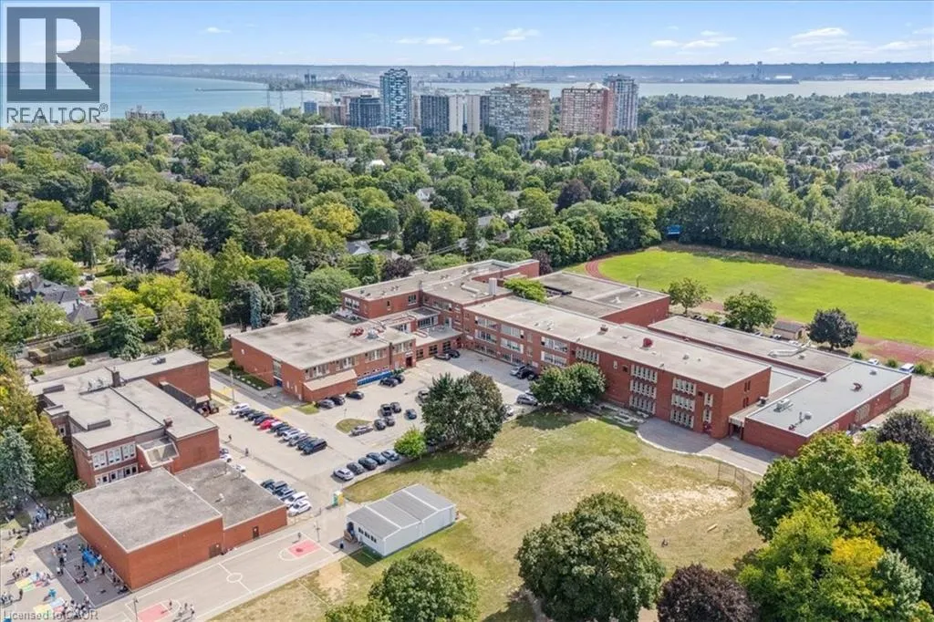 1424 ALFRED Crescent