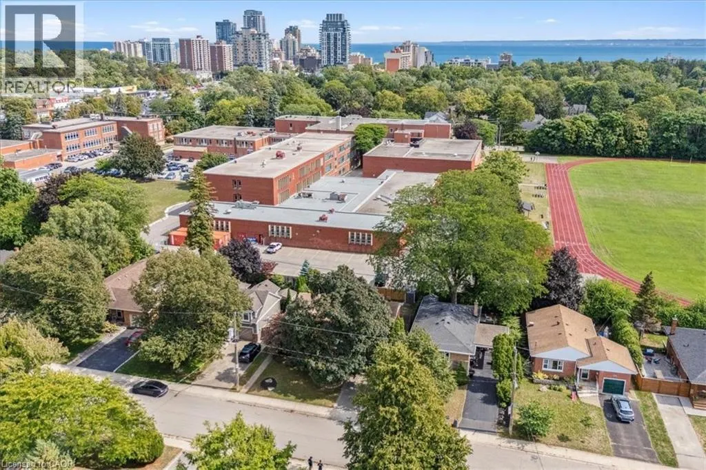 1424 ALFRED Crescent