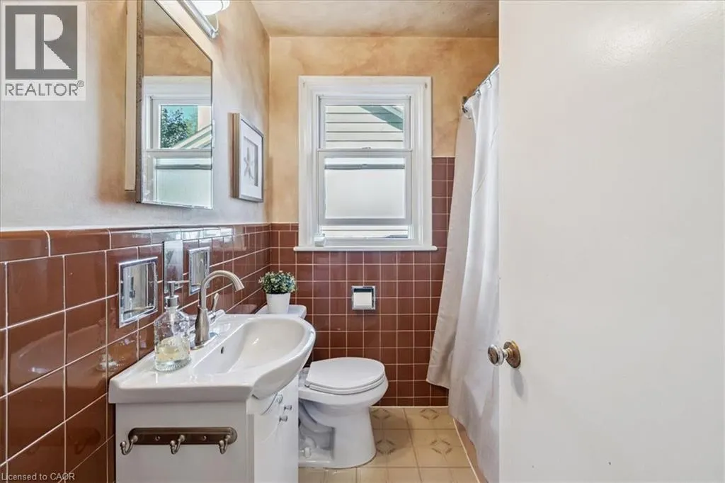 1424 ALFRED Crescent
