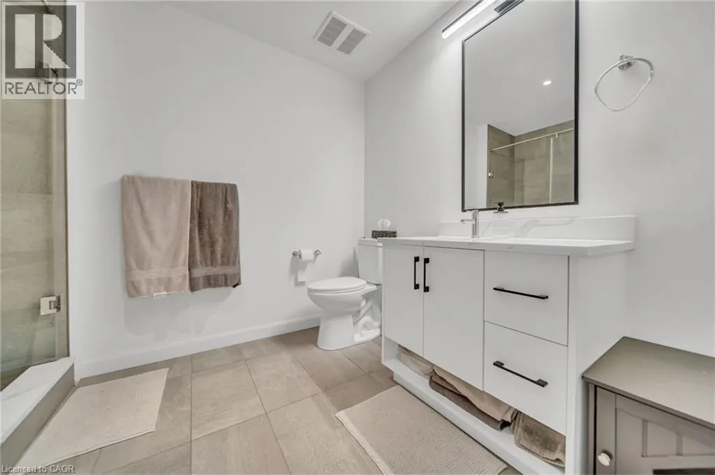 741 KING Street W Unit# 906, #906