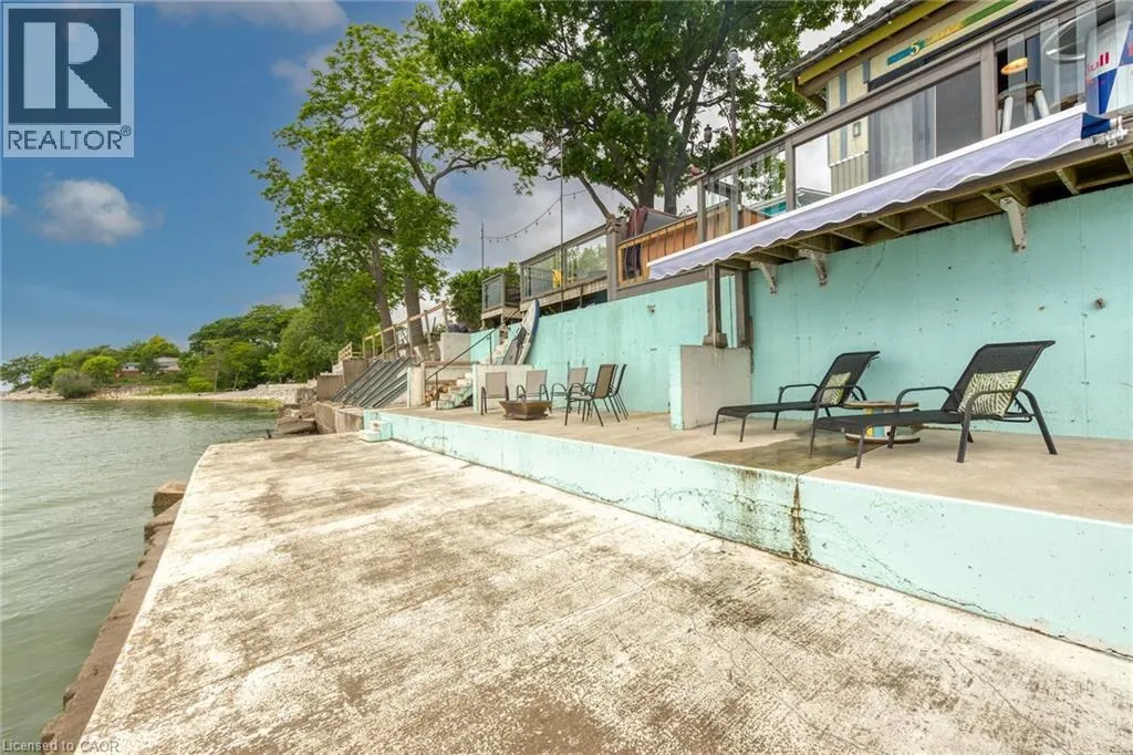 2090 LAKESHORE Road