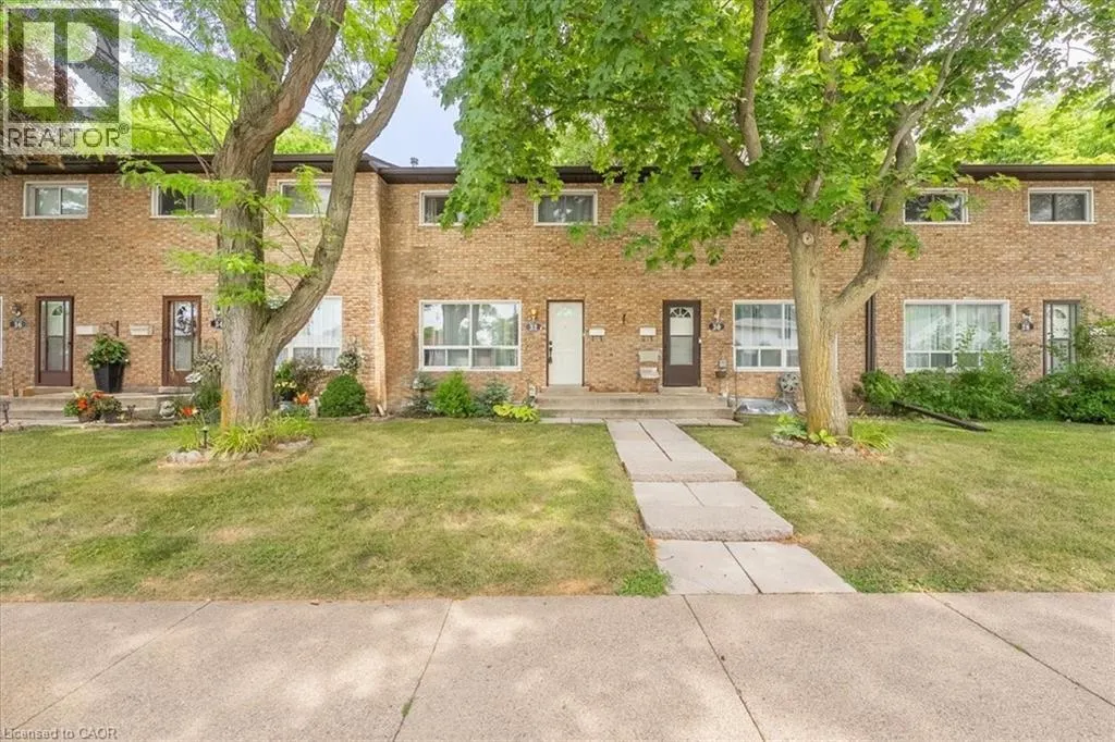 32 RIVERDALE Drive