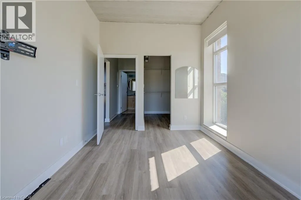 36 REGINA Street Unit# 401, #401