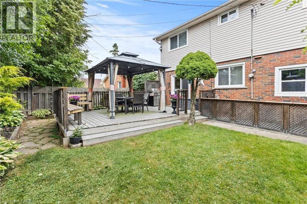 992 GARTH Street