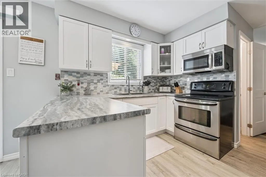 174 SUNPOINT Crescent