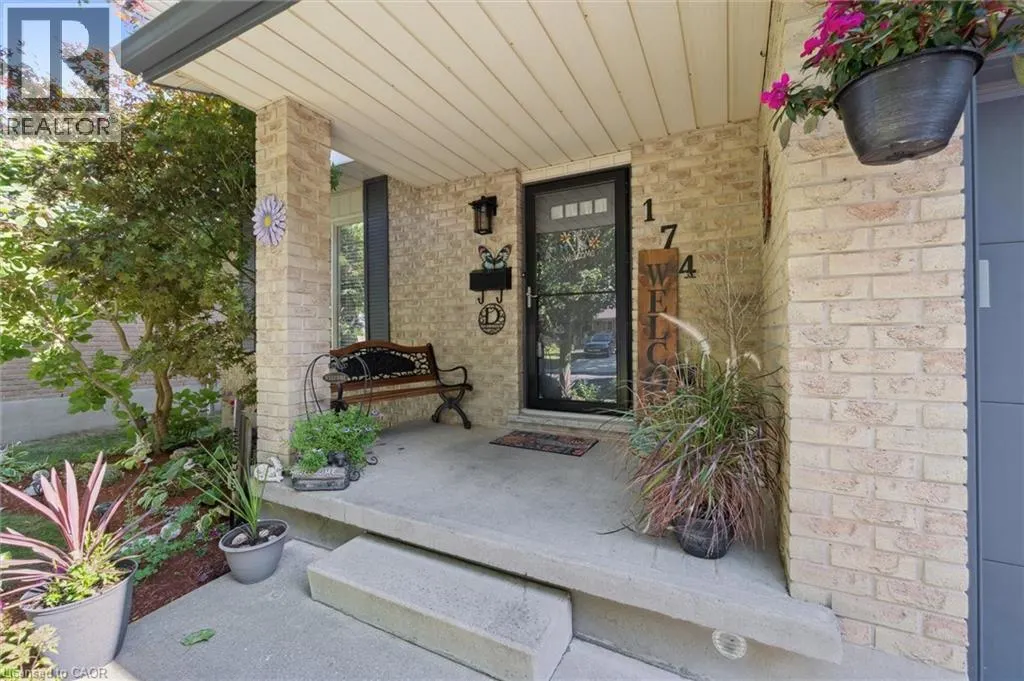 174 SUNPOINT Crescent