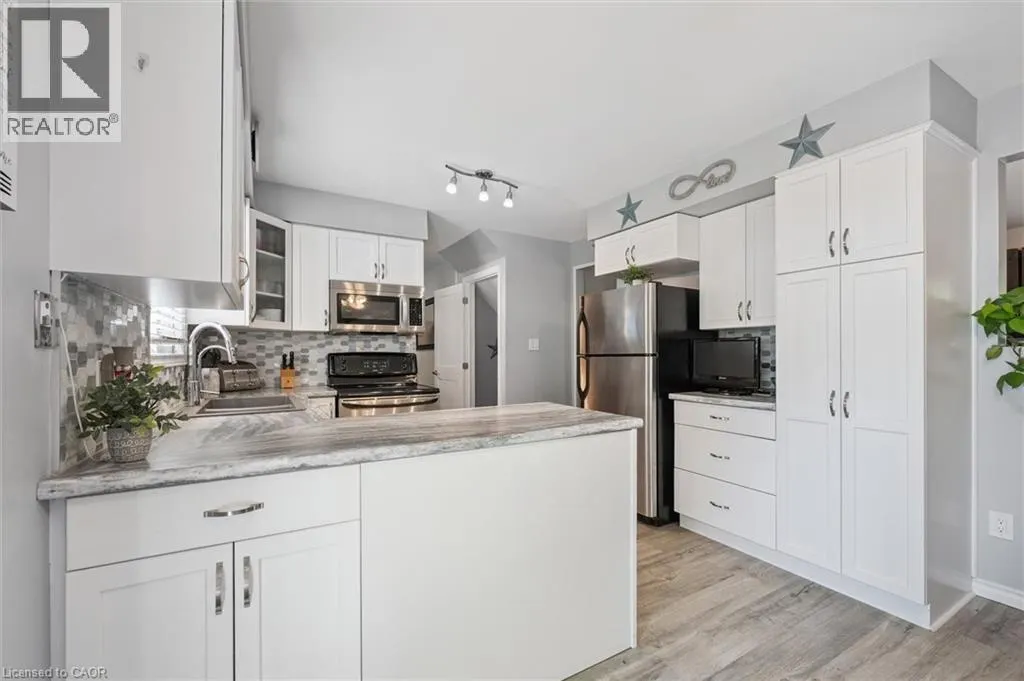 174 SUNPOINT Crescent