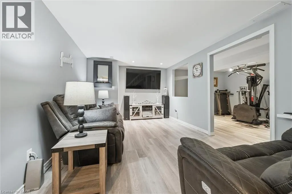 174 SUNPOINT Crescent