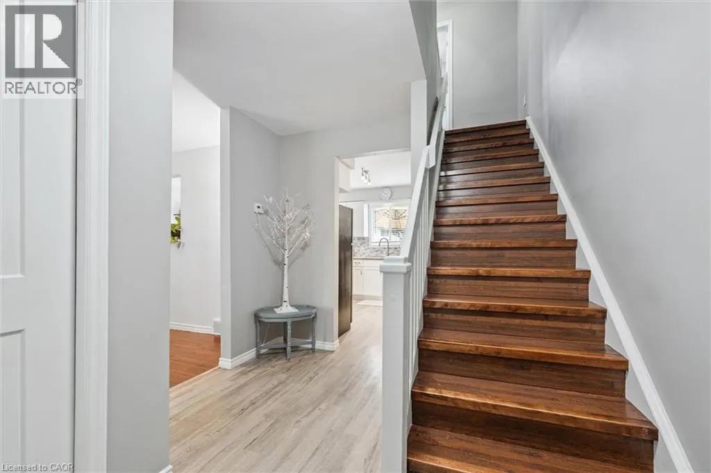 174 SUNPOINT Crescent