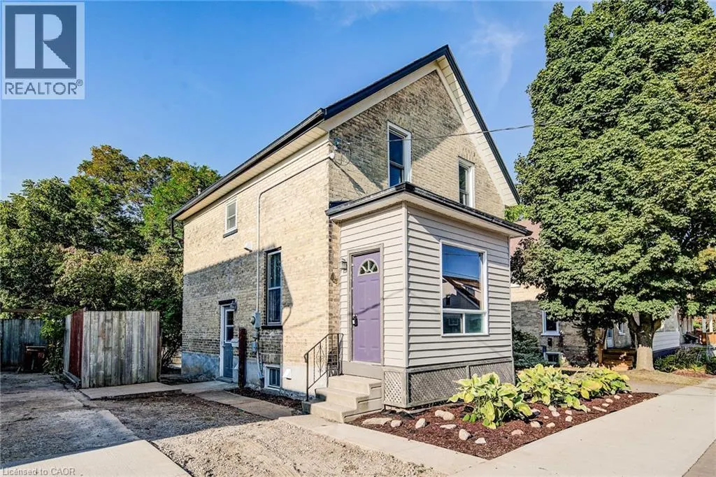 44 YOUNG Street E