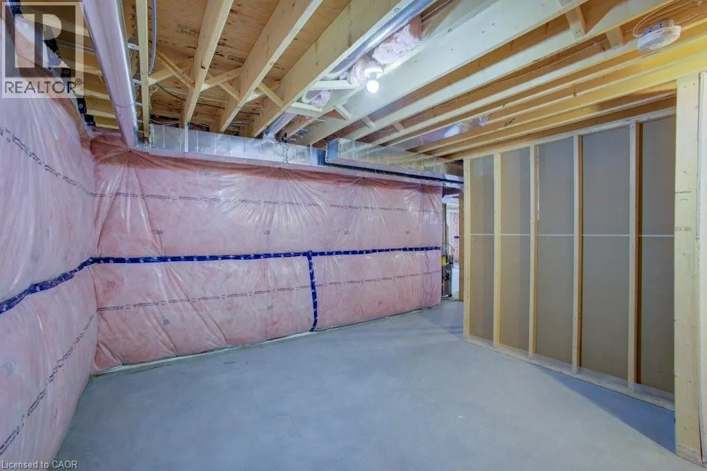 24 GEORGE Street N Unit# 16, #16