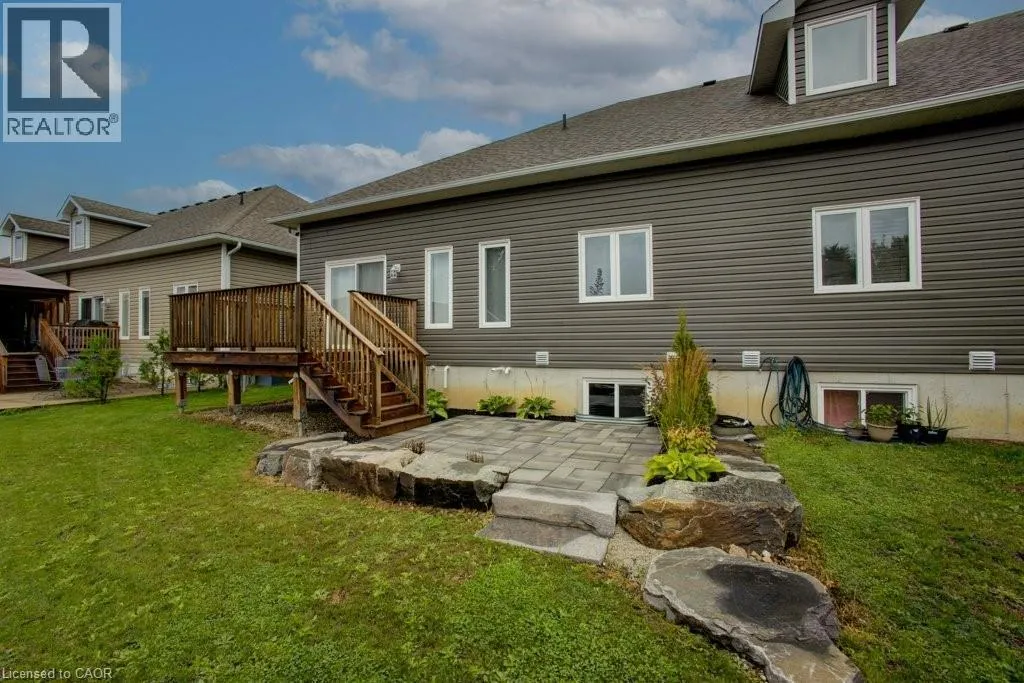 24 GEORGE Street N Unit# 16, #16