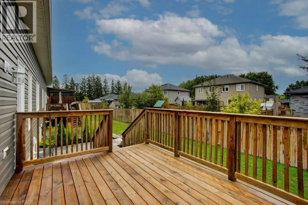 24 GEORGE Street N Unit# 16, #16