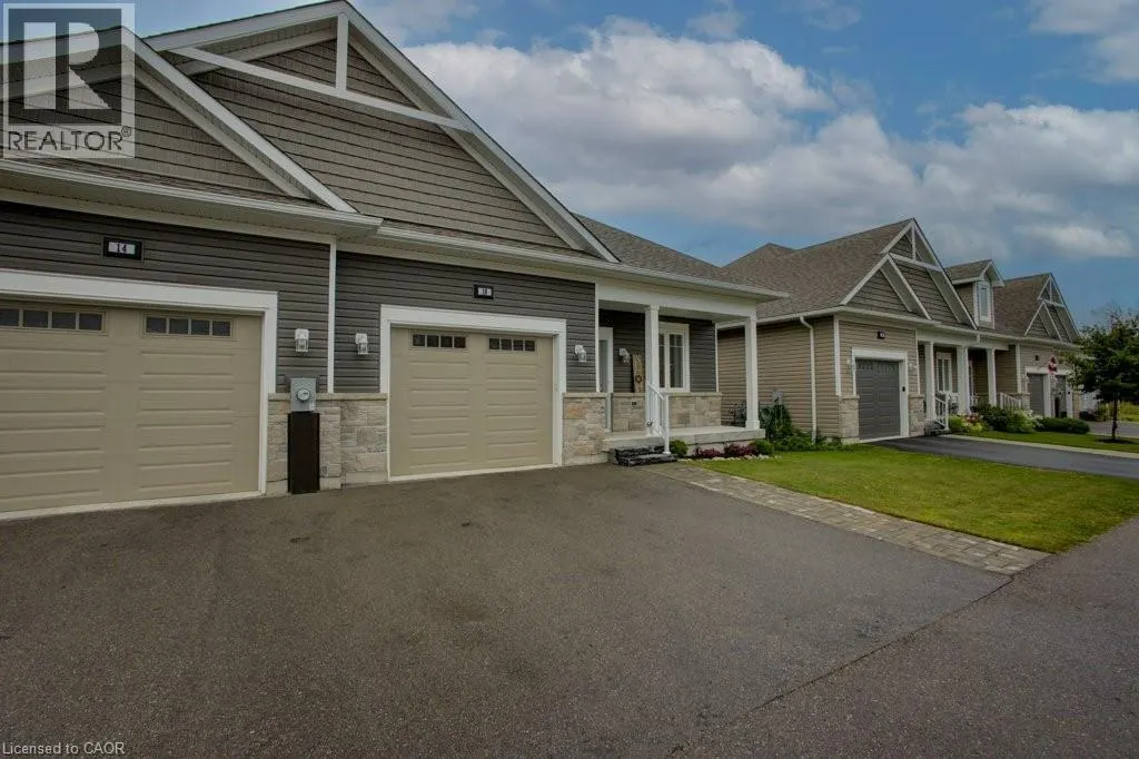 24 GEORGE Street N Unit# 16, #16