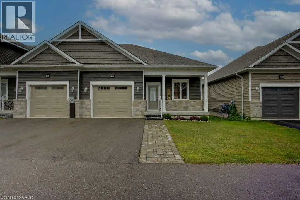 24 GEORGE Street N Unit# 16, #16