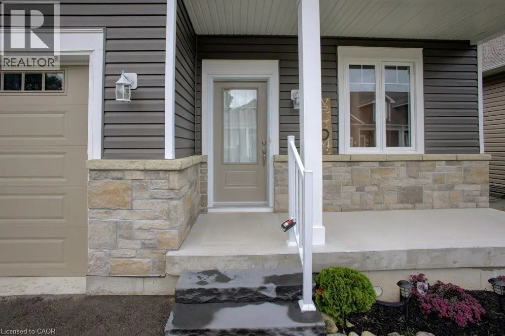 24 GEORGE Street N Unit# 16, #16