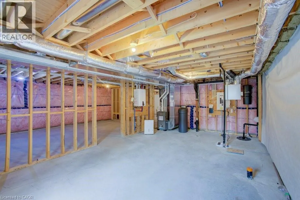 24 GEORGE Street N Unit# 16, #16