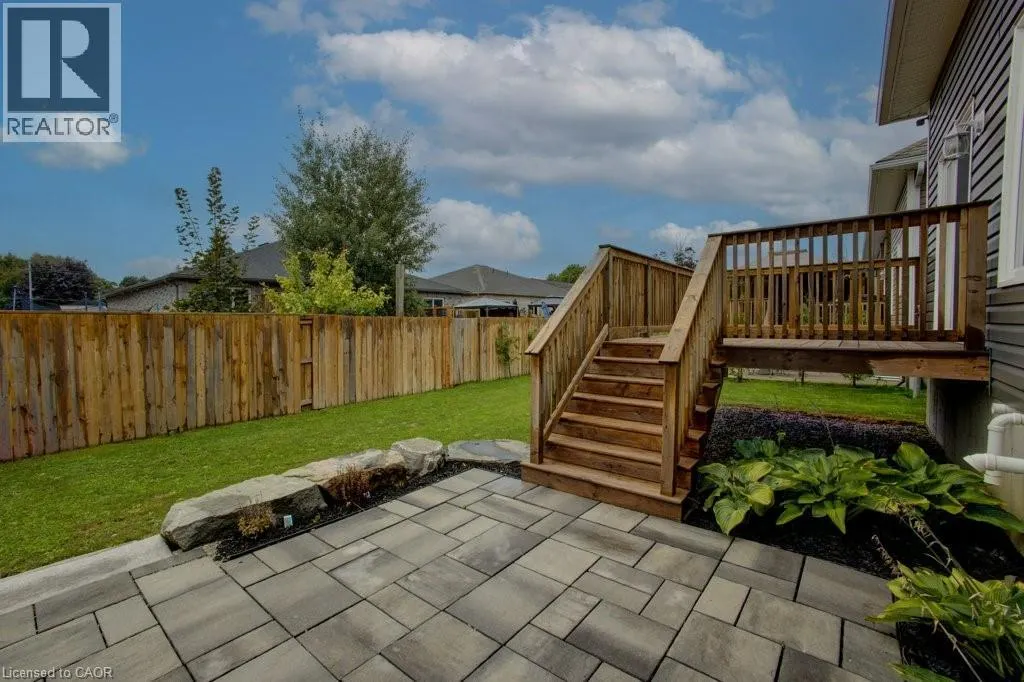 24 GEORGE Street N Unit# 16, #16