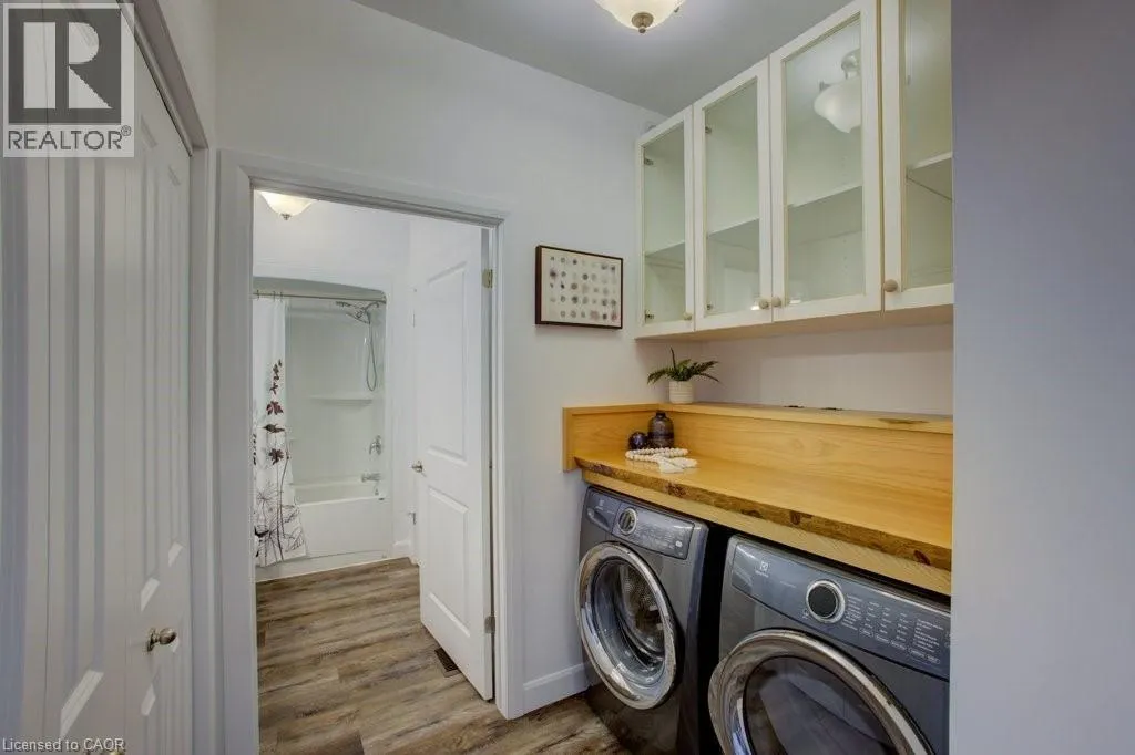 24 GEORGE Street N Unit# 16, #16