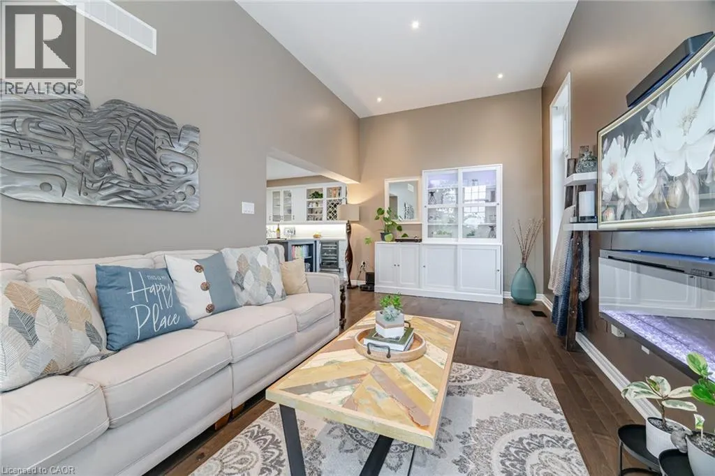 387 GRAVEL RIDGE Trail